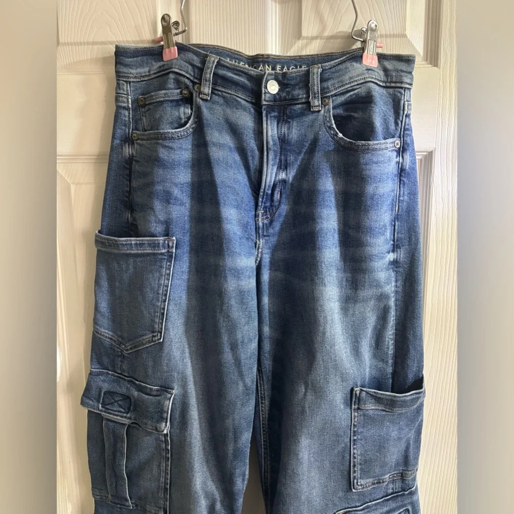 American Eagle Outfitters Women's Super High-Rise Baggy Straight Jeans - Picture 3 of 7